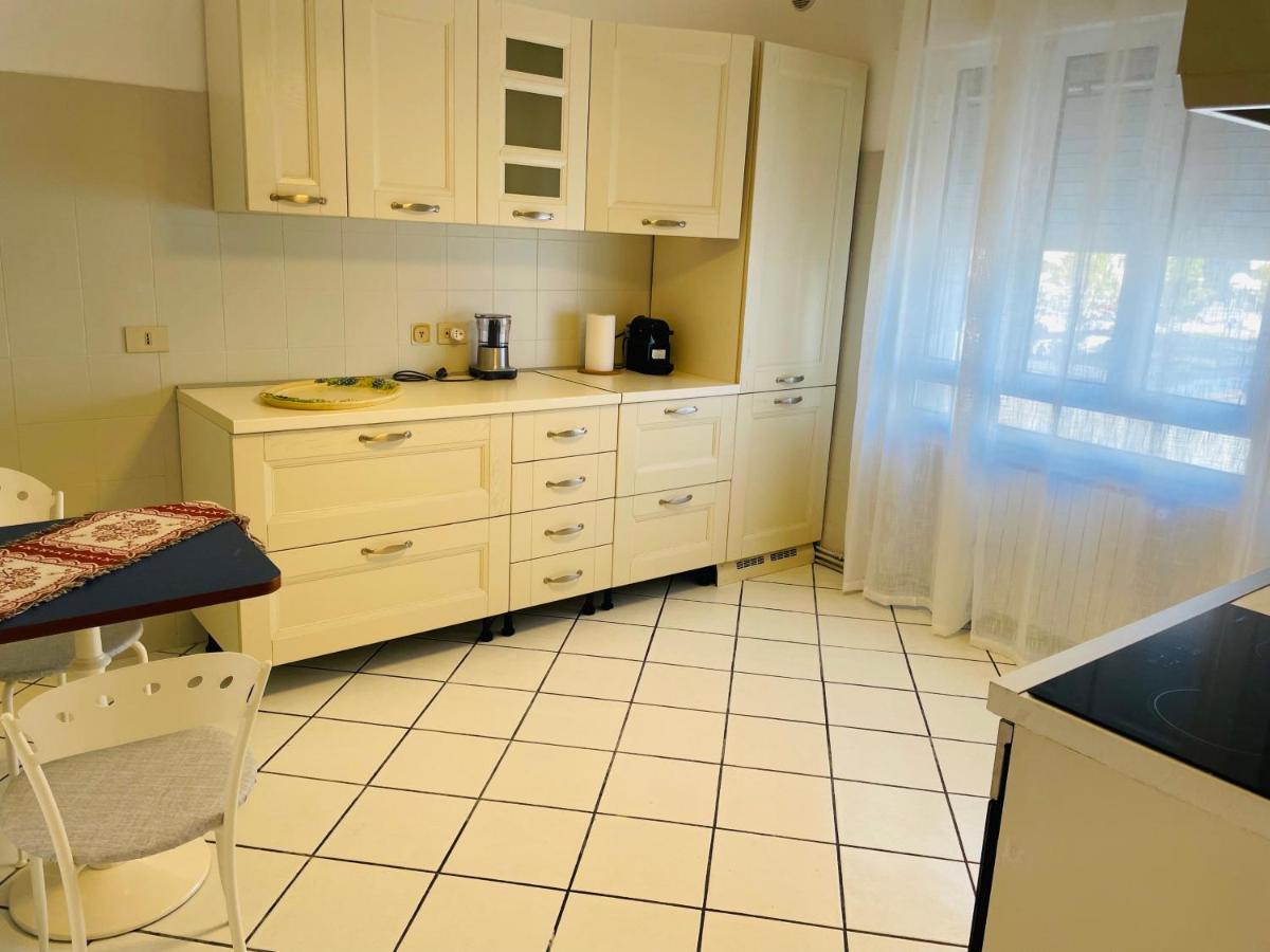 Family Apartment Piazza Milano - Jesolo Экстерьер фото