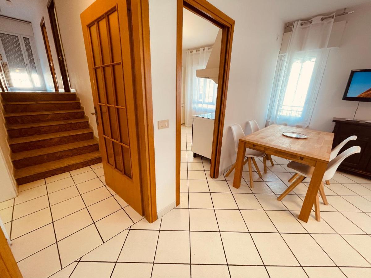 Family Apartment Piazza Milano - Jesolo Экстерьер фото